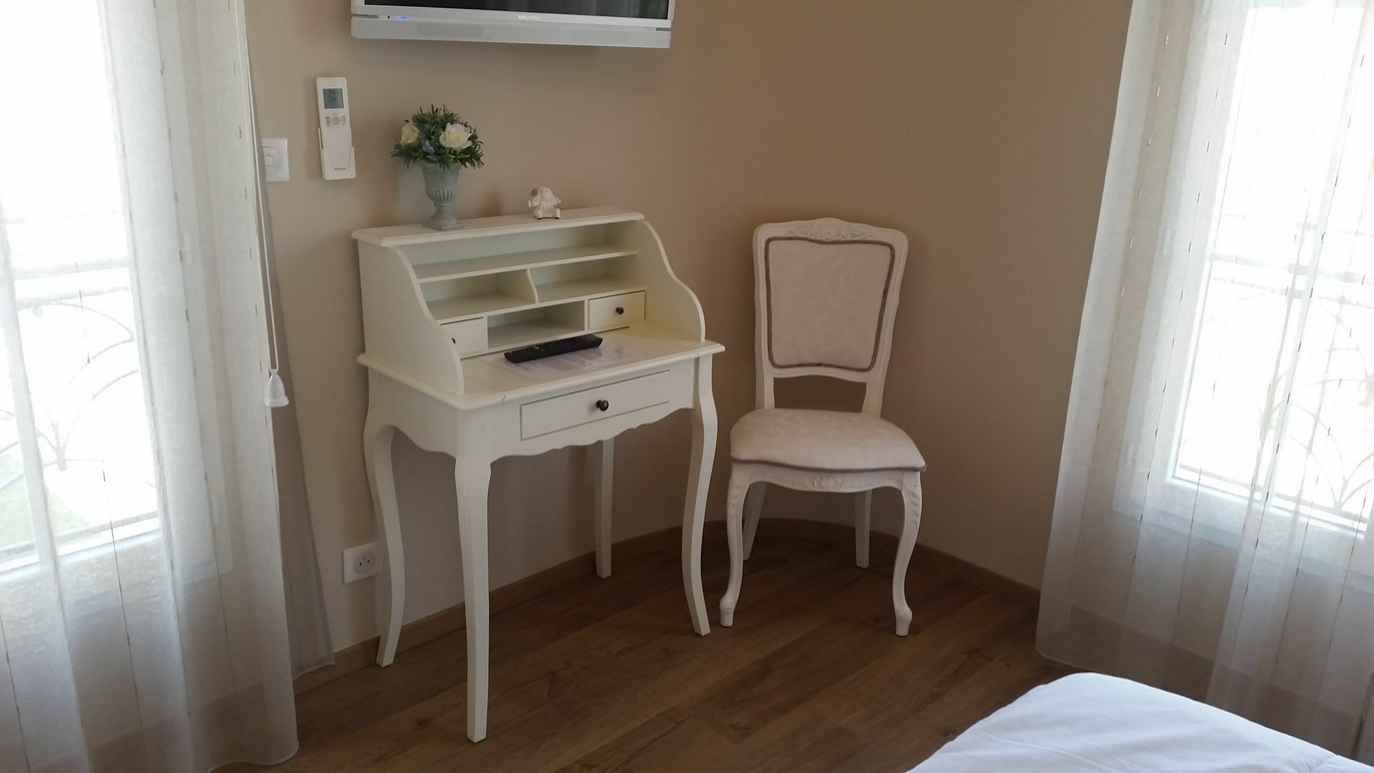 Couette-café Blanche 2*